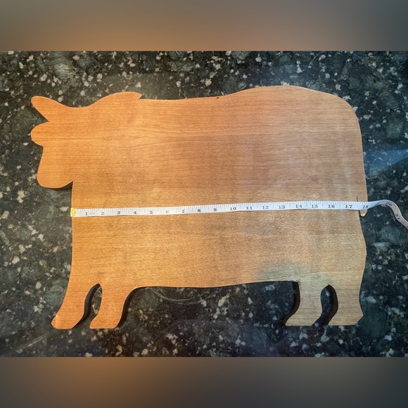Wooden Cow Checker Board, no checkers included - Picture 4 of 7
